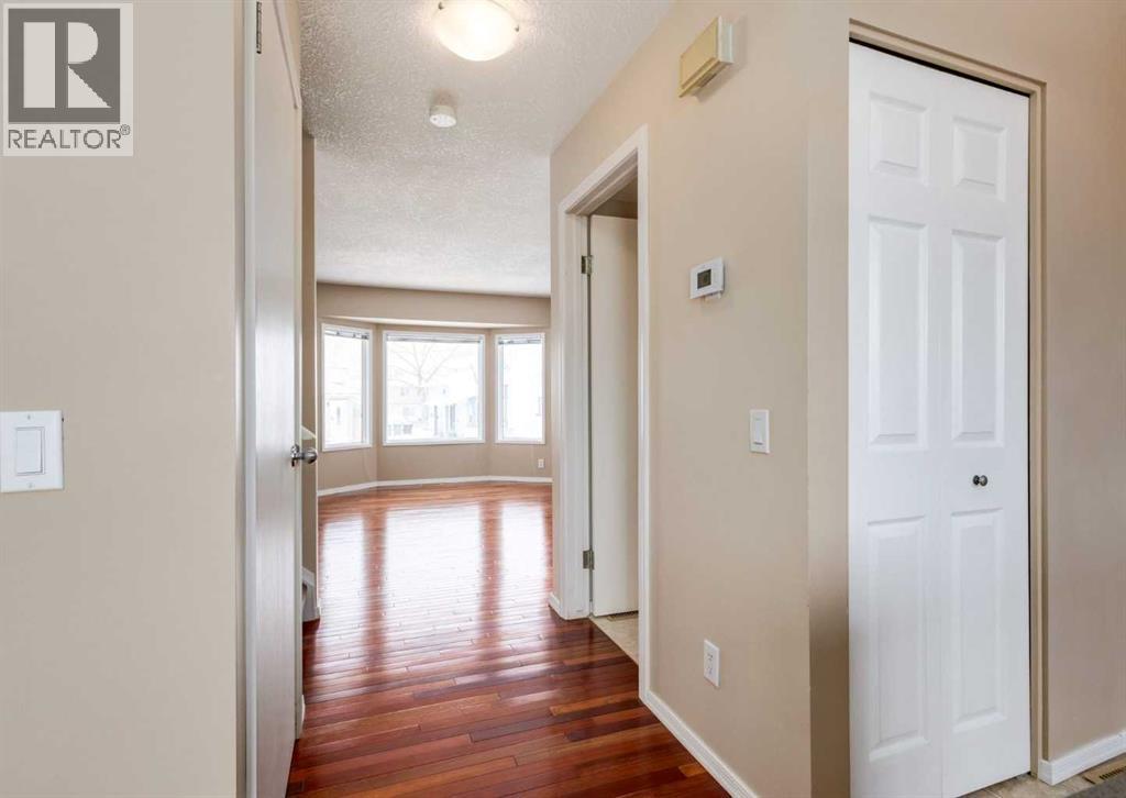 8 Castlepark Way NE, Calgary, Alberta  T3J 1R8 - Photo 7 - A2298883