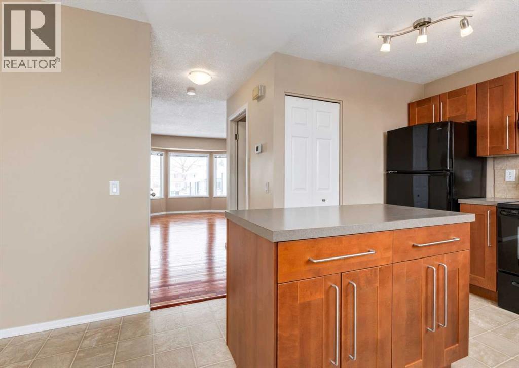 8 Castlepark Way NE, Calgary, Alberta  T3J 1R8 - Photo 8 - A2298883