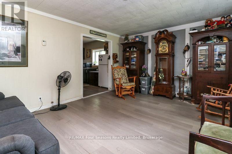 96 Lorne Street, Meaford, Ontario  N4L 1E9 - Photo 17 - X12956028