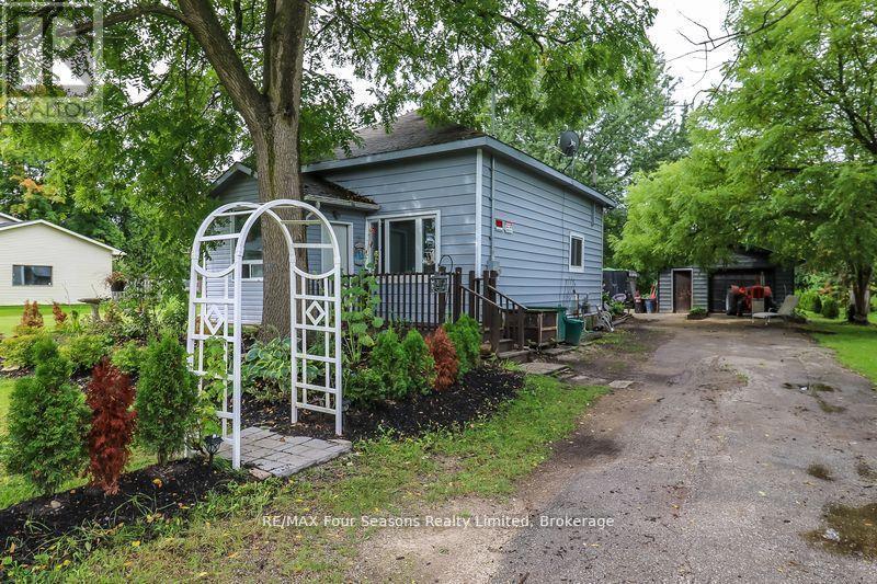 96 Lorne Street, Meaford, Ontario  N4L 1E9 - Photo 4 - X12956028