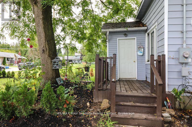 96 Lorne Street, Meaford, Ontario  N4L 1E9 - Photo 6 - X12956028