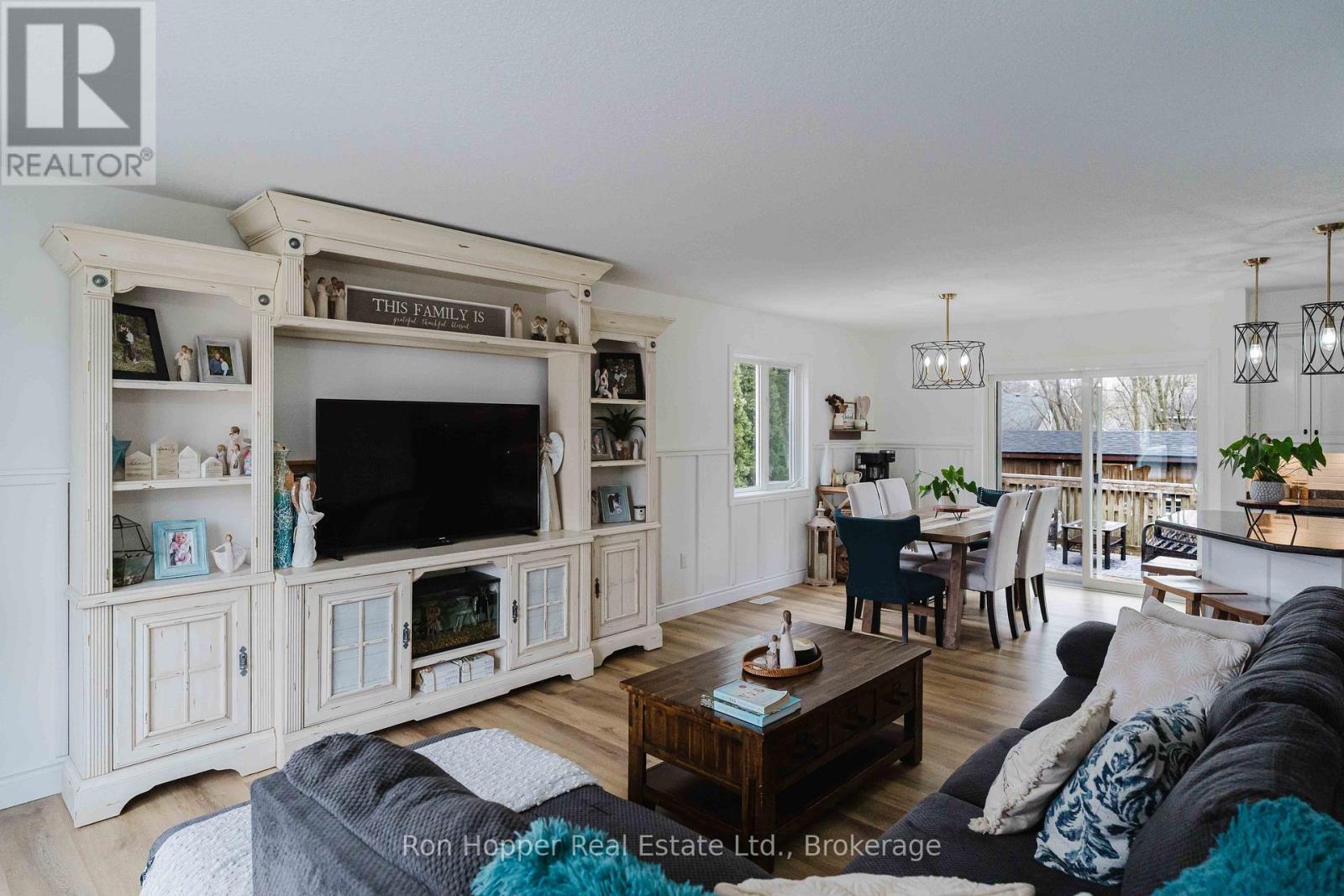 69 Matilda Street, Arran-Elderslie, Ontario  N0H 2N0 - Photo 2 - X12956042