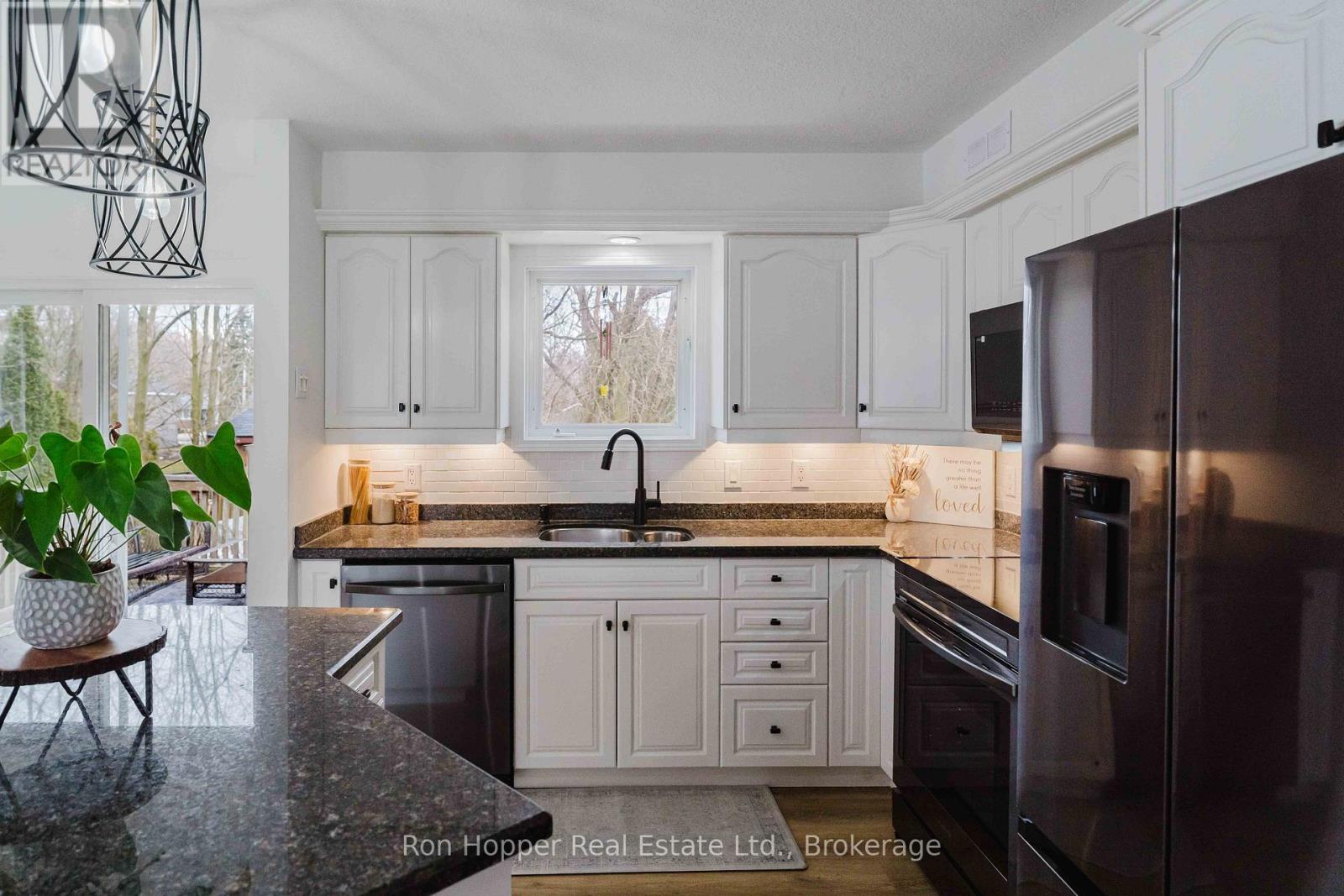 69 Matilda Street, Arran-Elderslie, Ontario  N0H 2N0 - Photo 7 - X12956042