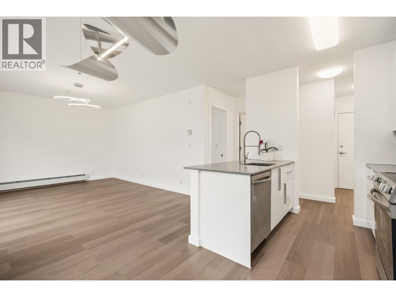 303 1033 St. George's Avenue, North Vancouver, British Columbia  V7L 3H5 - Photo 14 - R3106552