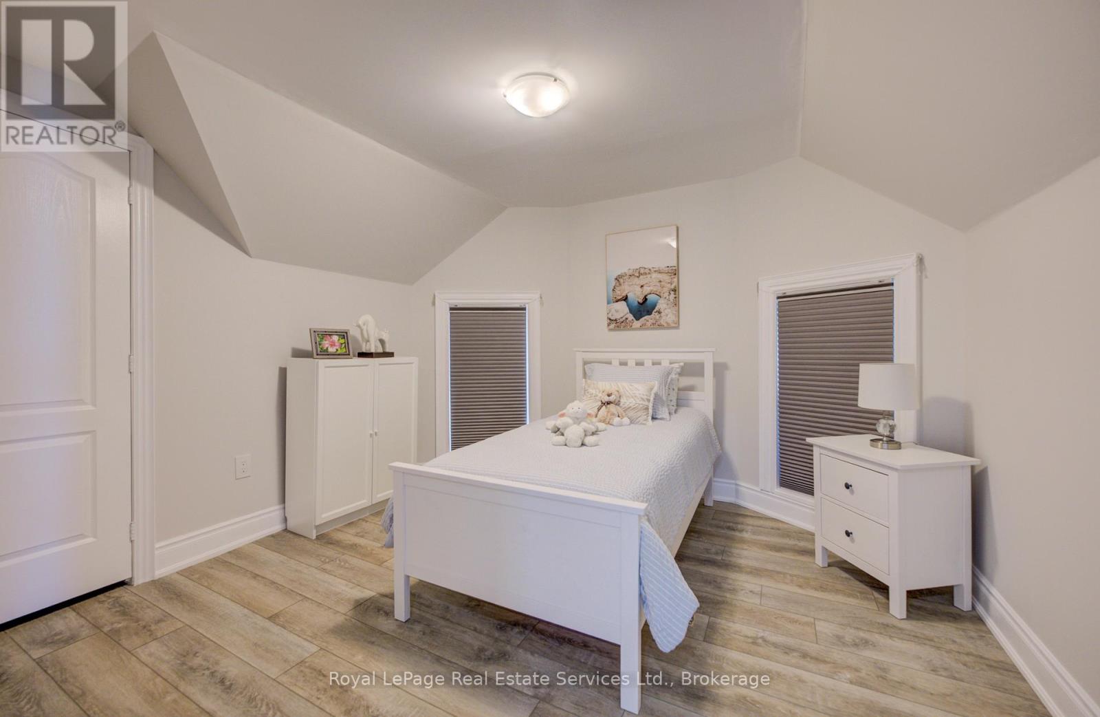 1 Tenth Street, Grimsby, Ontario  L3M 2V2 - Photo 20 - X12919648