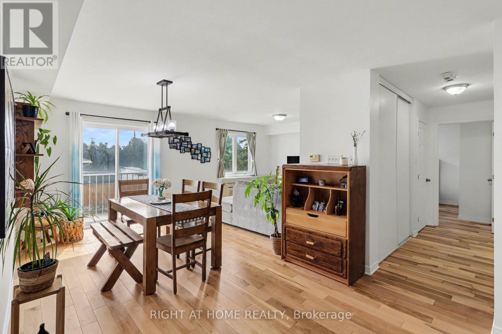 202 - 646 Cummings Avenue, Ottawa, Ontario  K1K 2K6 - Photo 16 - X12955948