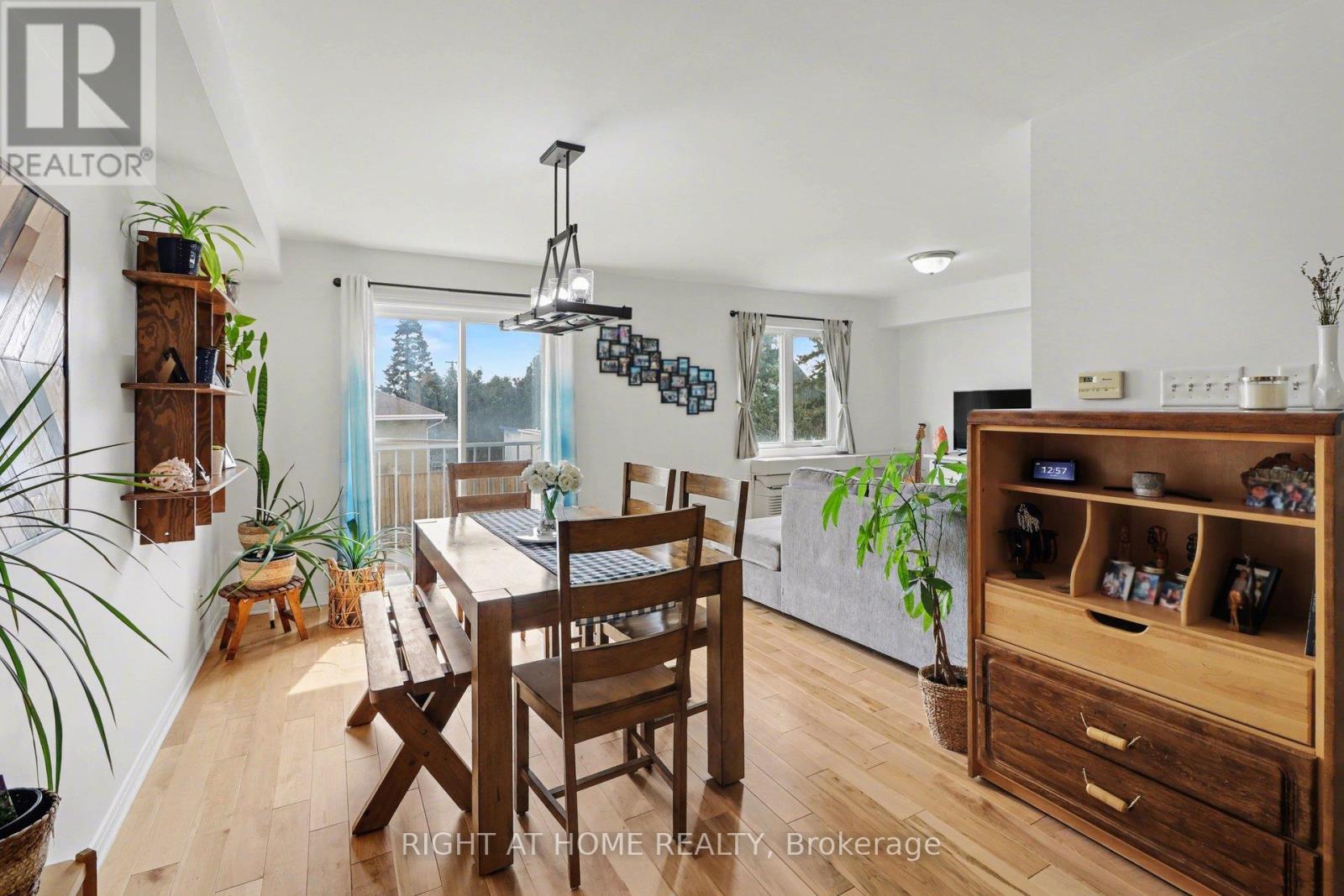 202 - 646 Cummings Avenue, Ottawa, Ontario  K1K 2K6 - Photo 17 - X12955948