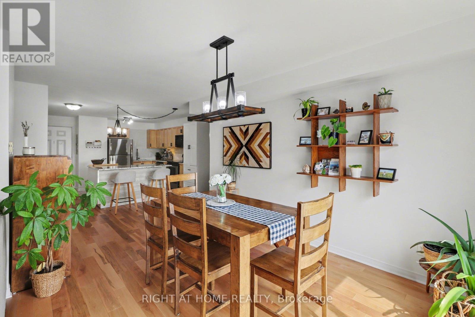 202 - 646 Cummings Avenue, Ottawa, Ontario  K1K 2K6 - Photo 18 - X12955948