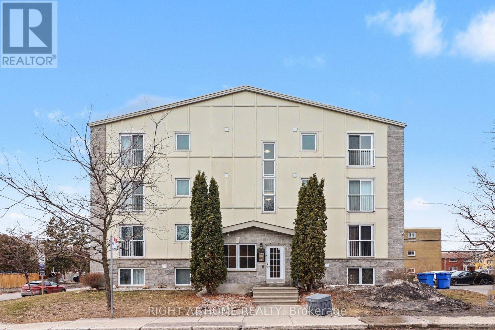 202 - 646 Cummings Avenue, Ottawa, Ontario  K1K 2K6 - Photo 2 - X12955948