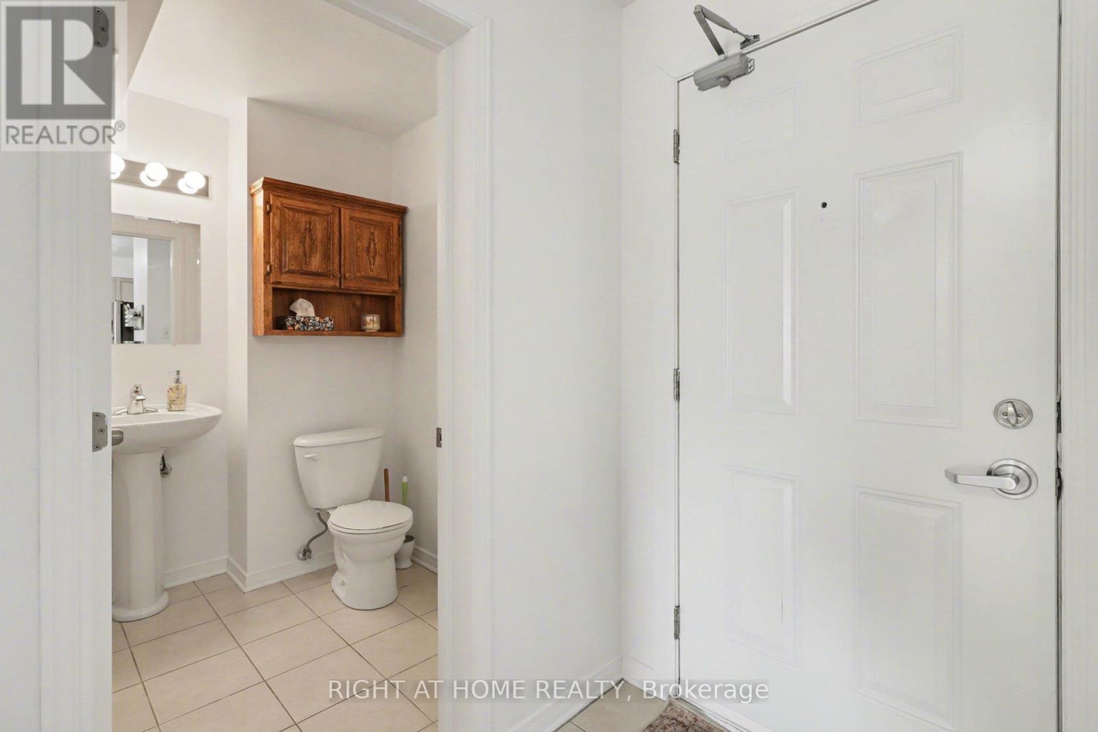 202 - 646 Cummings Avenue, Ottawa, Ontario  K1K 2K6 - Photo 30 - X12955948