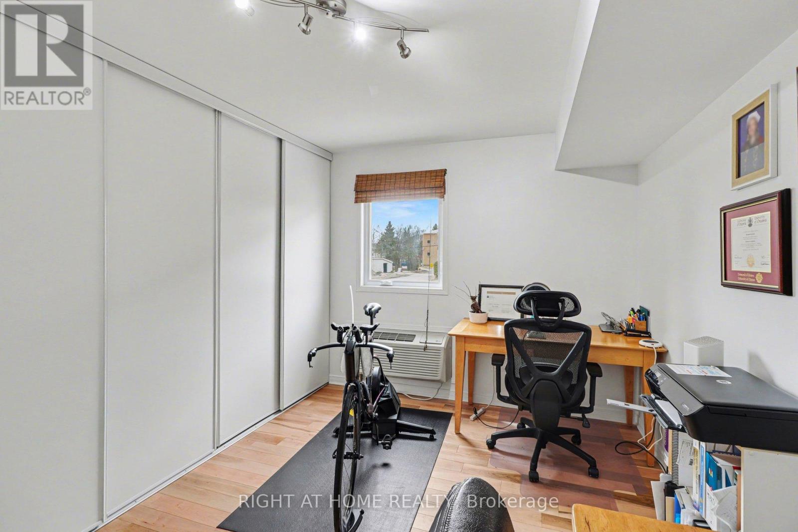 202 - 646 Cummings Avenue, Ottawa, Ontario  K1K 2K6 - Photo 32 - X12955948