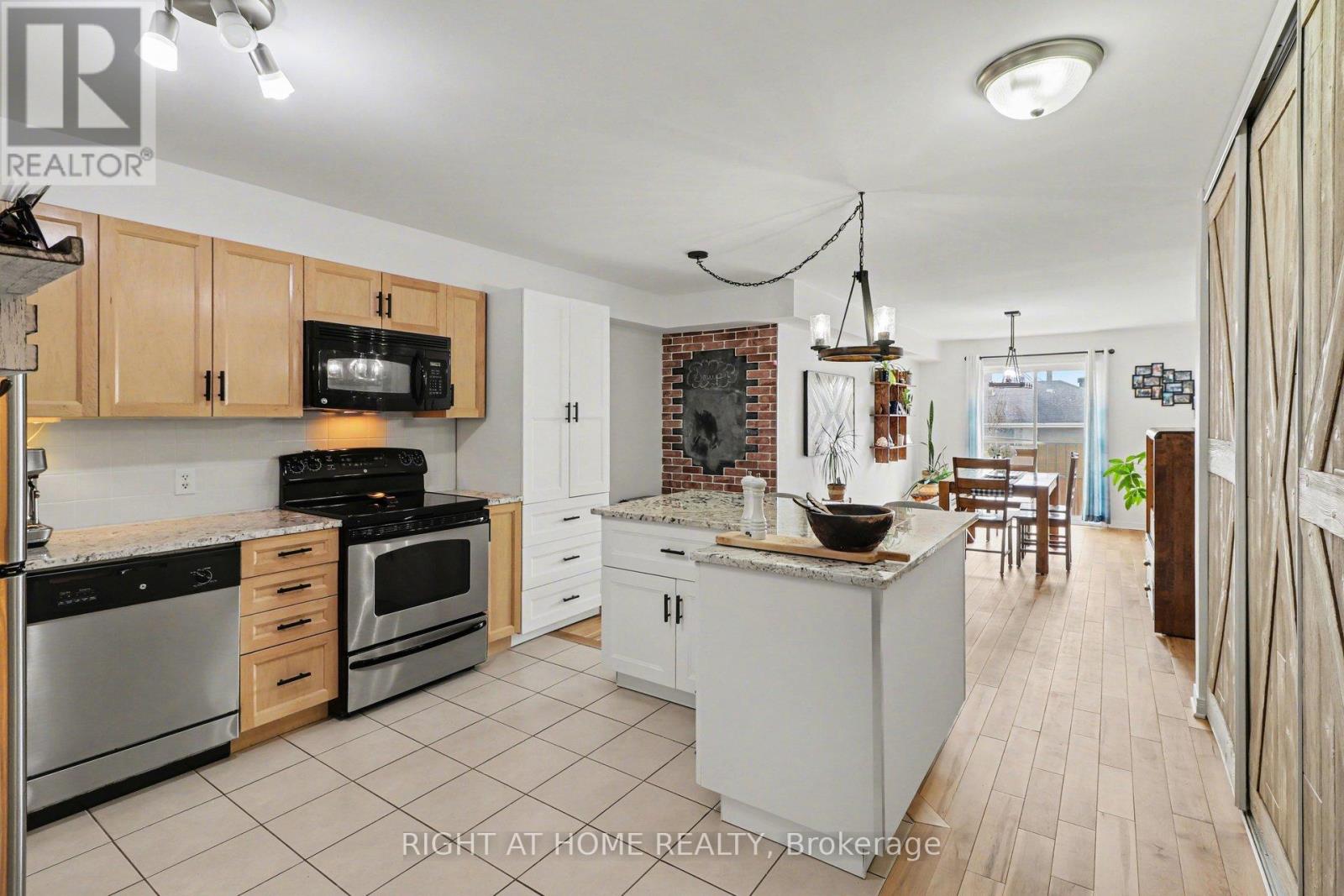 202 - 646 Cummings Avenue, Ottawa, Ontario  K1K 2K6 - Photo 8 - X12955948