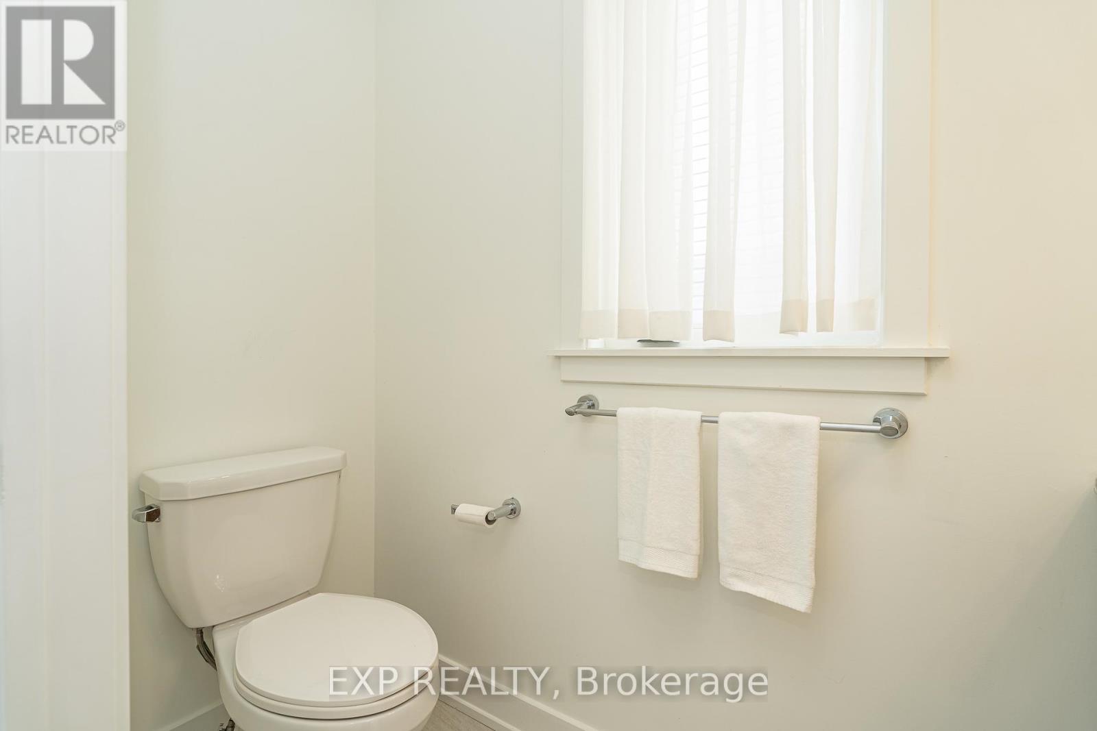 914 Alvarez Lane, Ottawa, Ontario  K1T 0W2 - Photo 5 - X12955966