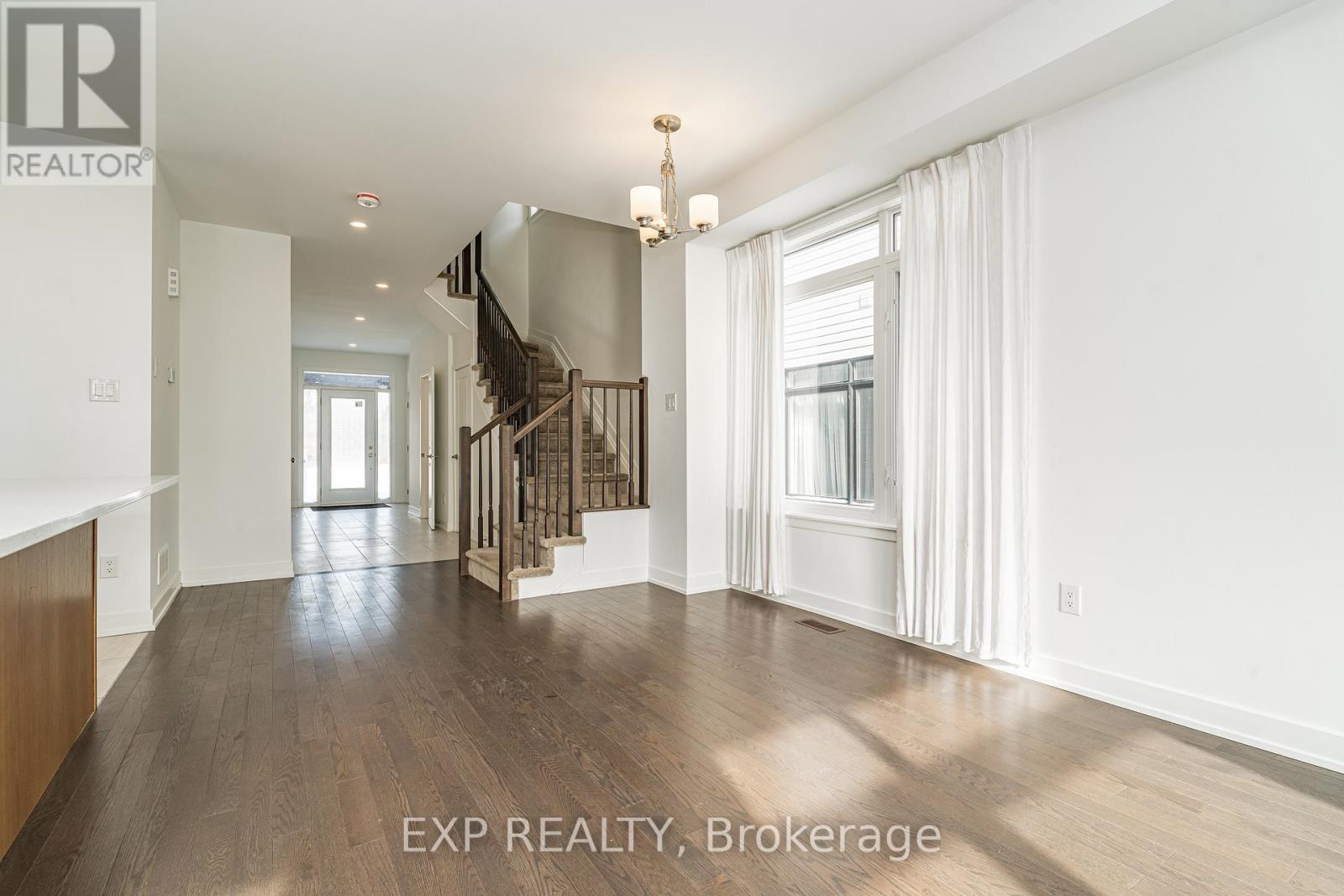 914 Alvarez Lane, Ottawa, Ontario  K1T 0W2 - Photo 6 - X12955966