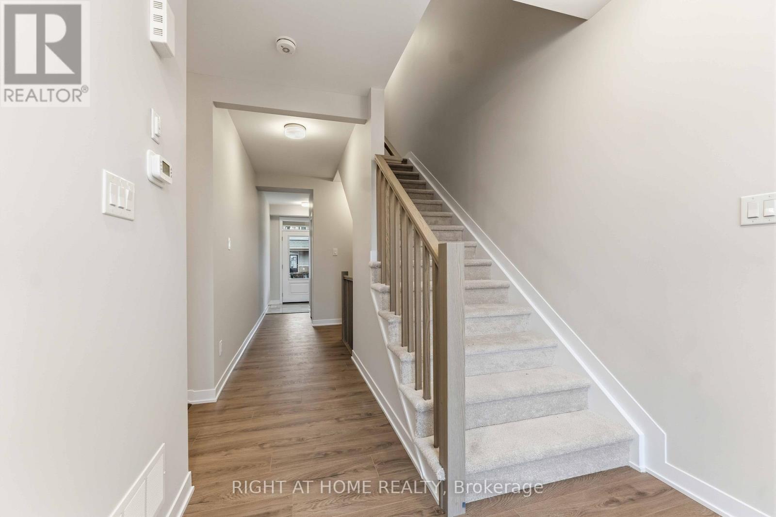 290 Les Emmerson Drive, Ottawa, Ontario  K2J 7L6 - Photo 13 - X12955982