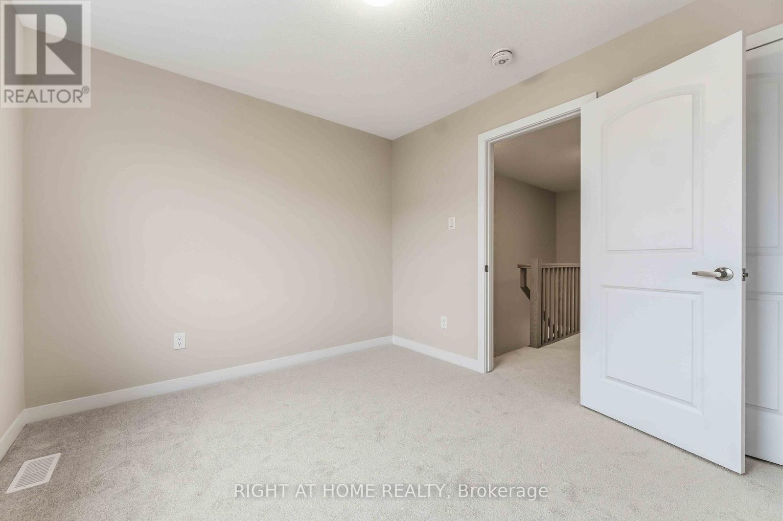 290 Les Emmerson Drive, Ottawa, Ontario  K2J 7L6 - Photo 15 - X12955982