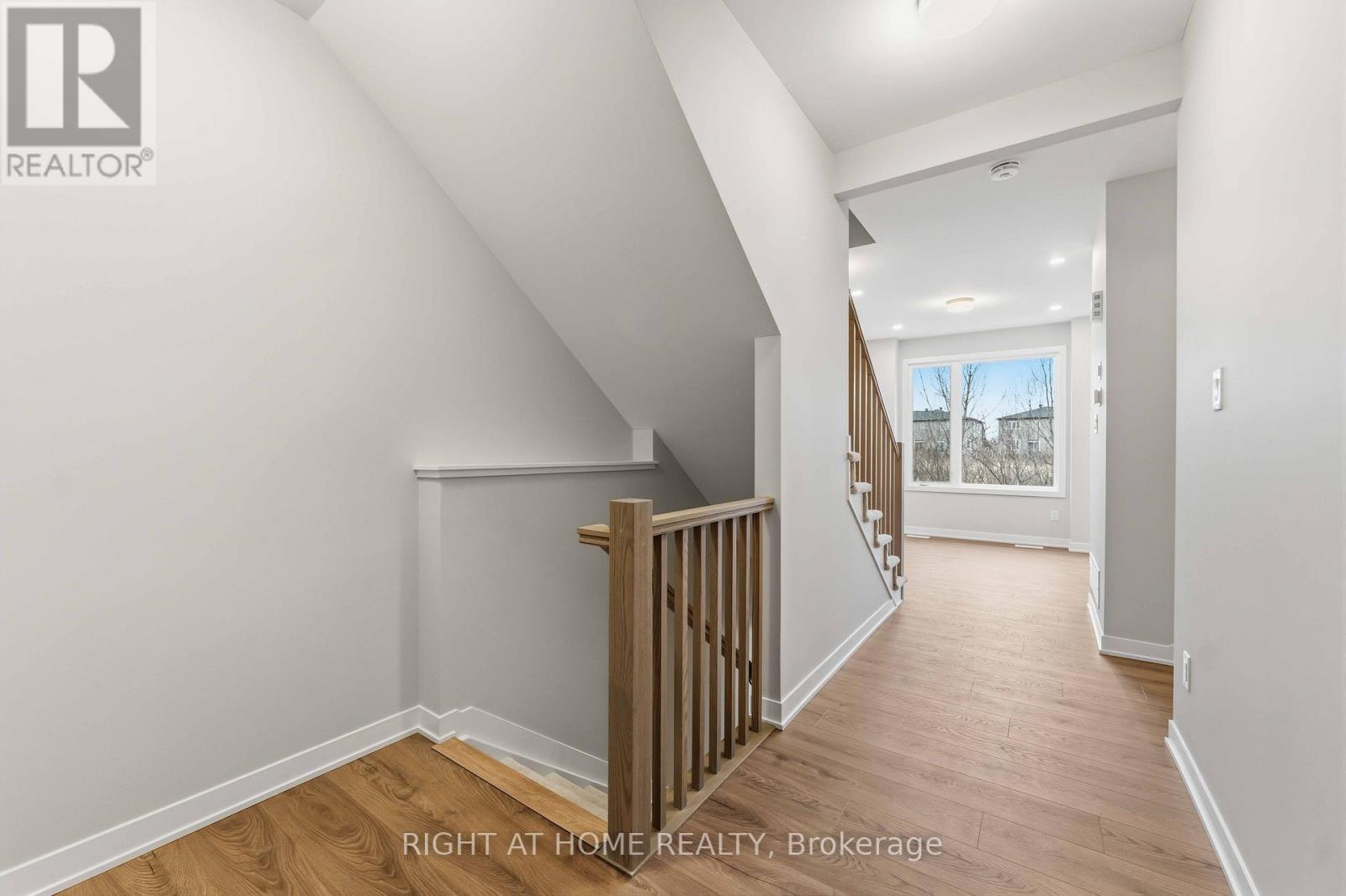 290 Les Emmerson Drive, Ottawa, Ontario  K2J 7L6 - Photo 24 - X12955982