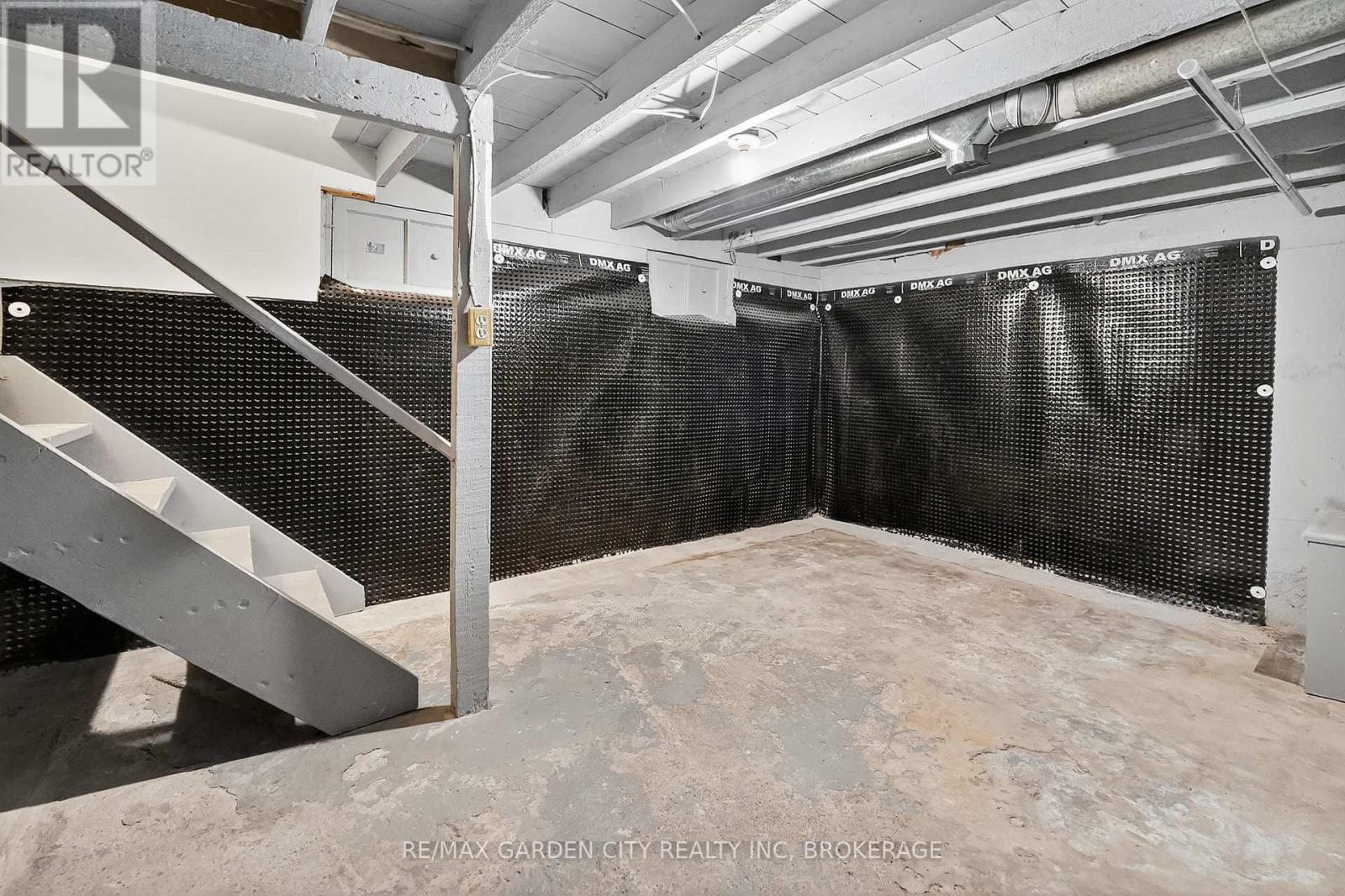 210 Wright Street, Welland, Ontario  L3B 2K3 - Photo 19 - X12956002