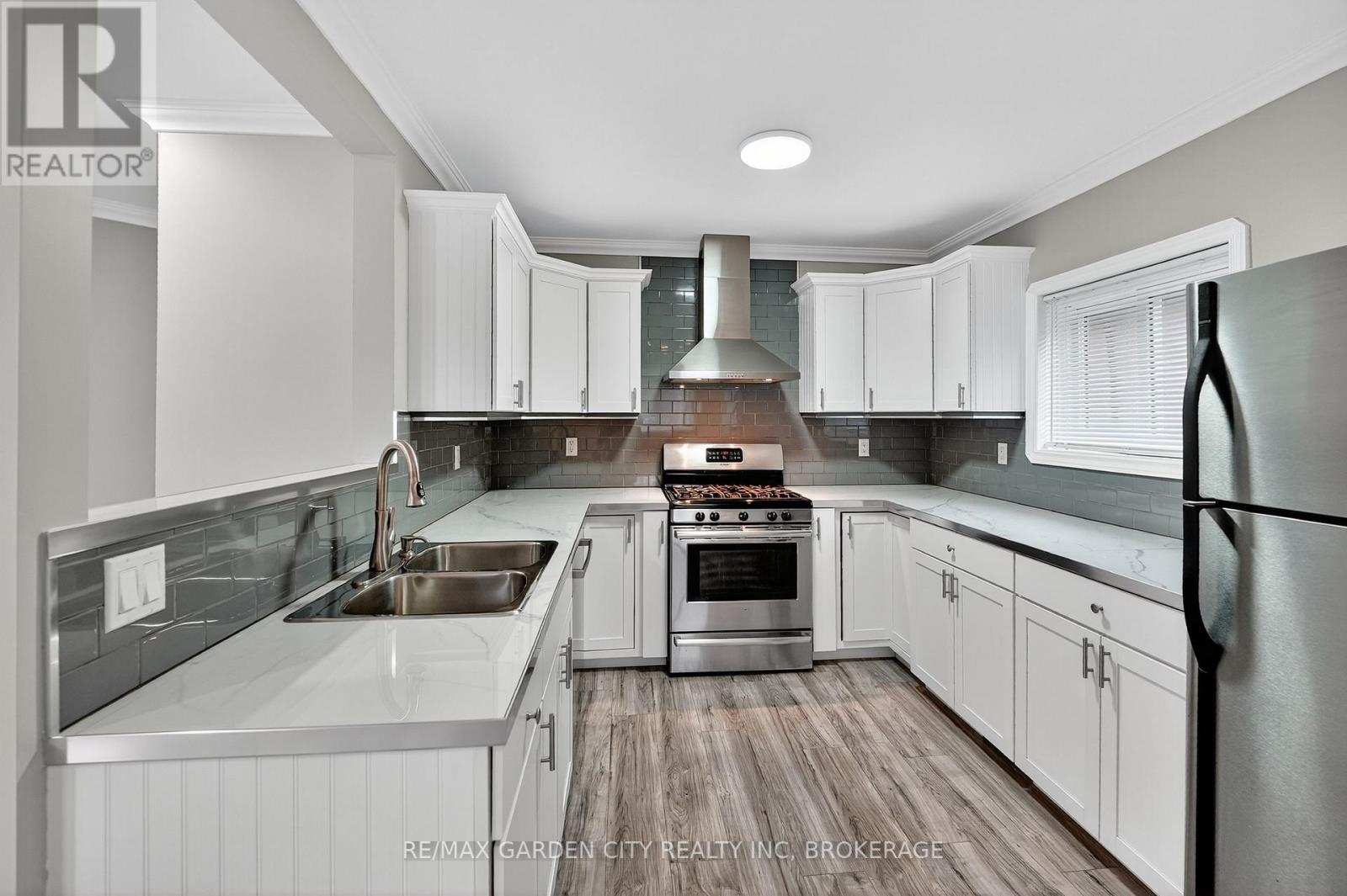 210 Wright Street, Welland, Ontario  L3B 2K3 - Photo 6 - X12956002