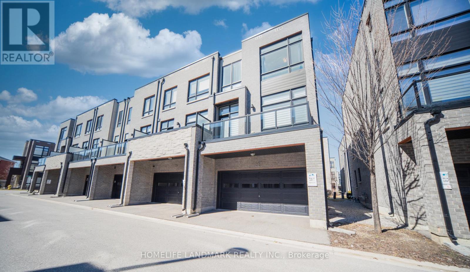 22 Benoit Street, Vaughan, Ontario  L4H 4R7 - Photo 2 - N12956044