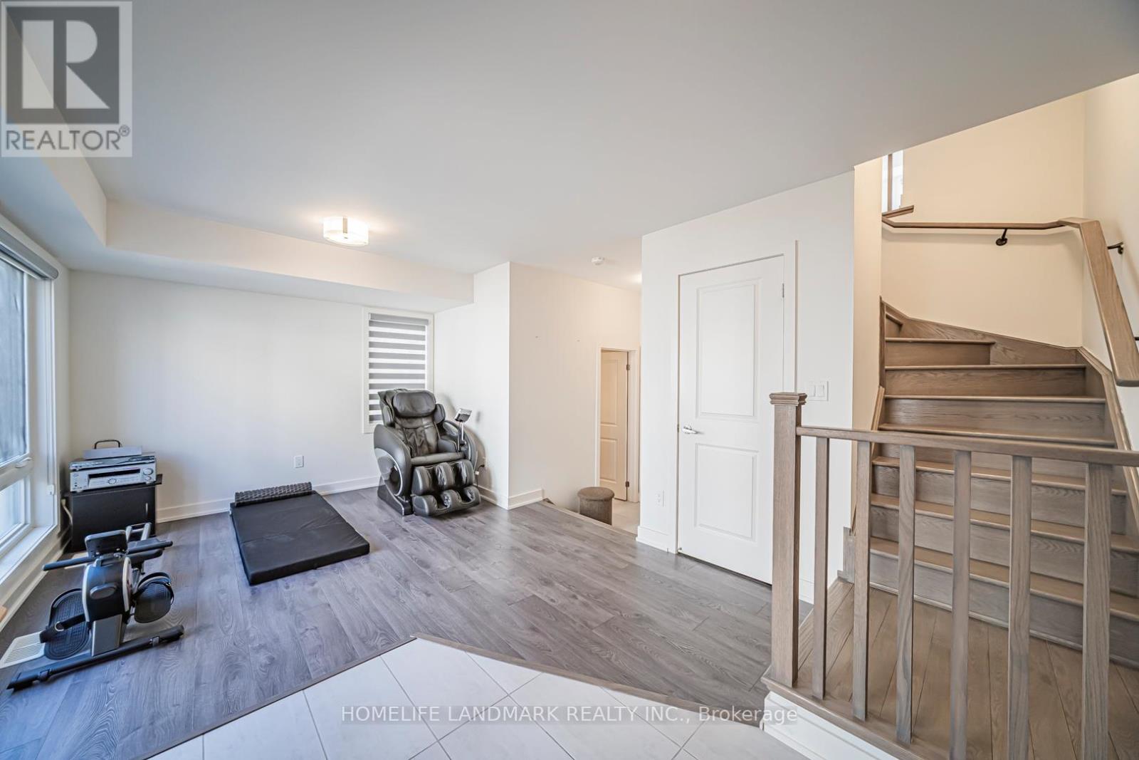 22 Benoit Street, Vaughan, Ontario  L4H 4R7 - Photo 3 - N12956044