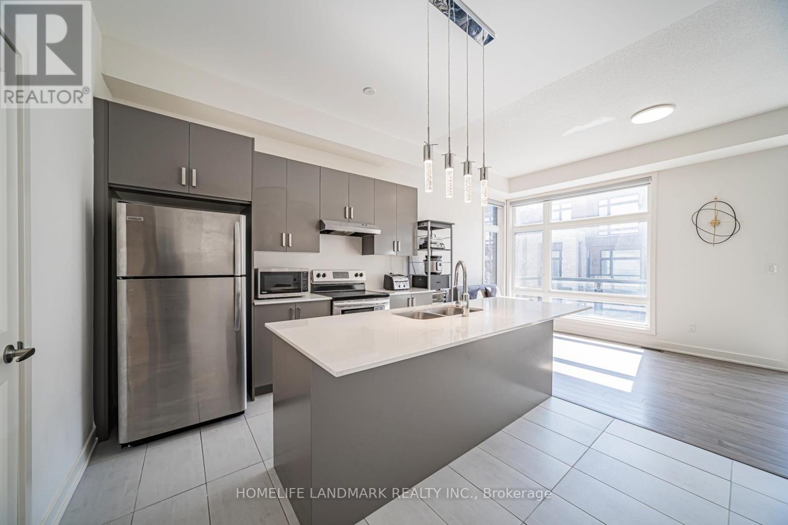 22 Benoit Street, Vaughan, Ontario  L4H 4R7 - Photo 5 - N12956044