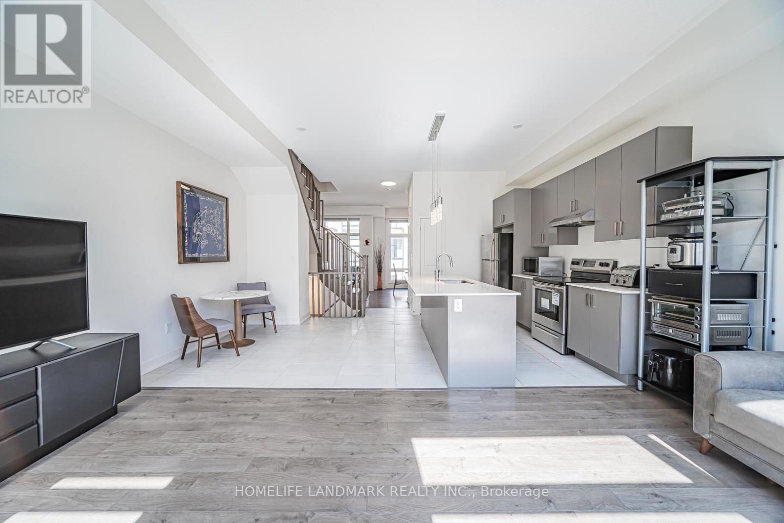 22 Benoit Street, Vaughan, Ontario  L4H 4R7 - Photo 9 - N12956044