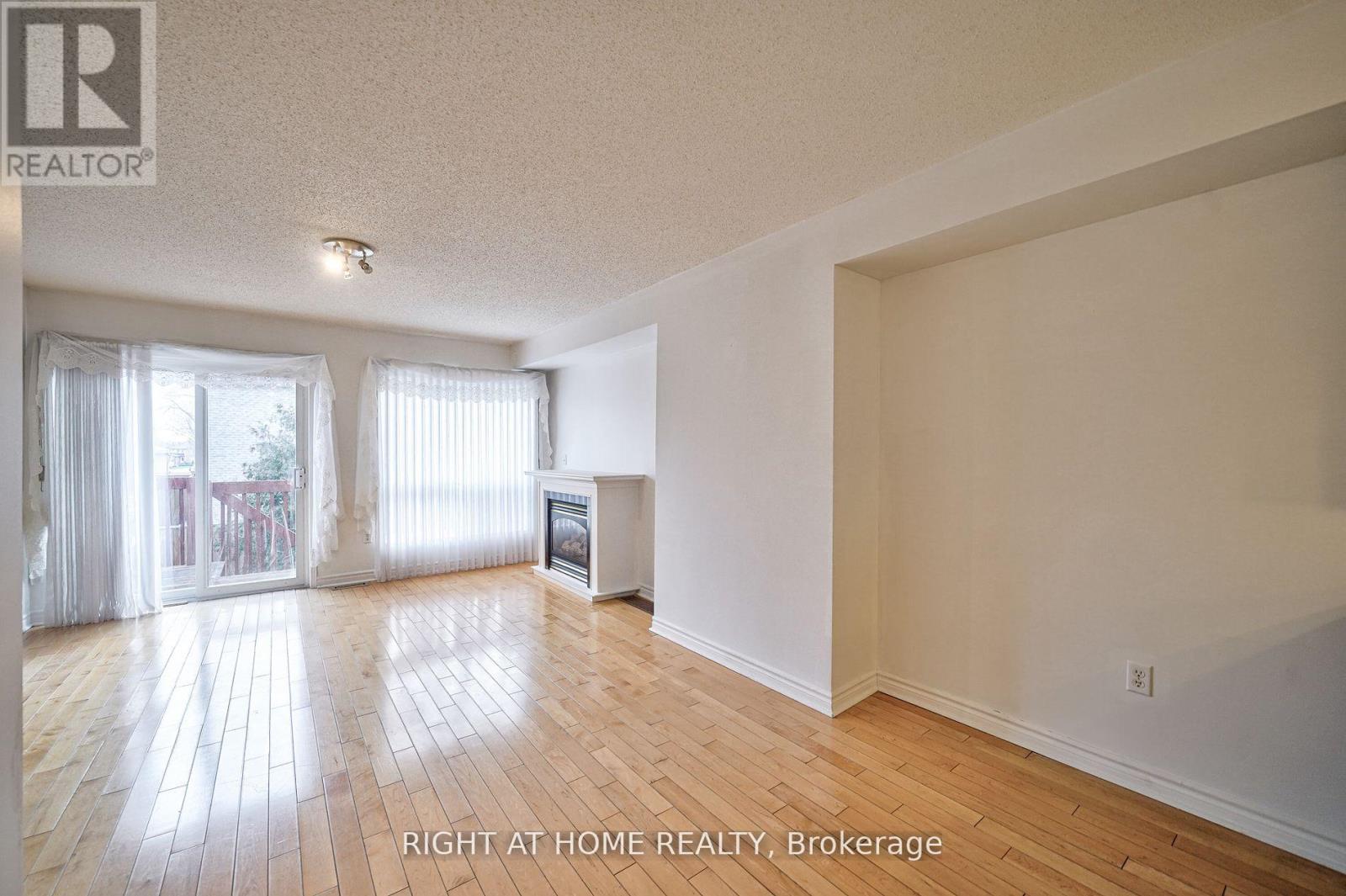25 - 80 Strathaven Drive, Mississauga, Ontario  L5R 3V9 - Photo 5 - W12955996