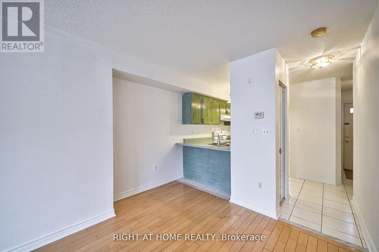 25 - 80 Strathaven Drive, Mississauga, Ontario  L5R 3V9 - Photo 9 - W12955996