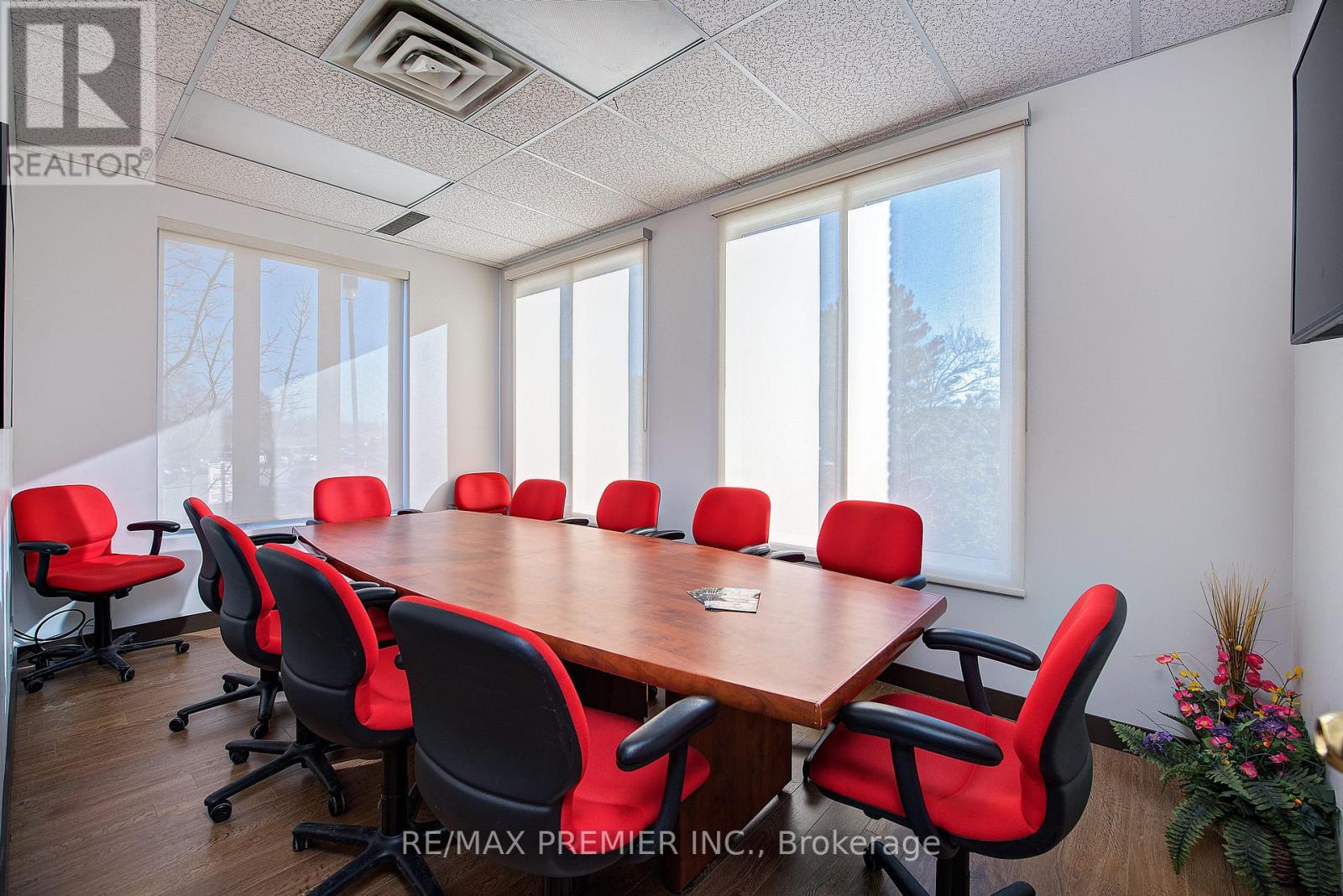 55-308 - 55 Village Centre Place, Mississauga, Ontario  L4Z 1V9 - Photo 4 - W12956010