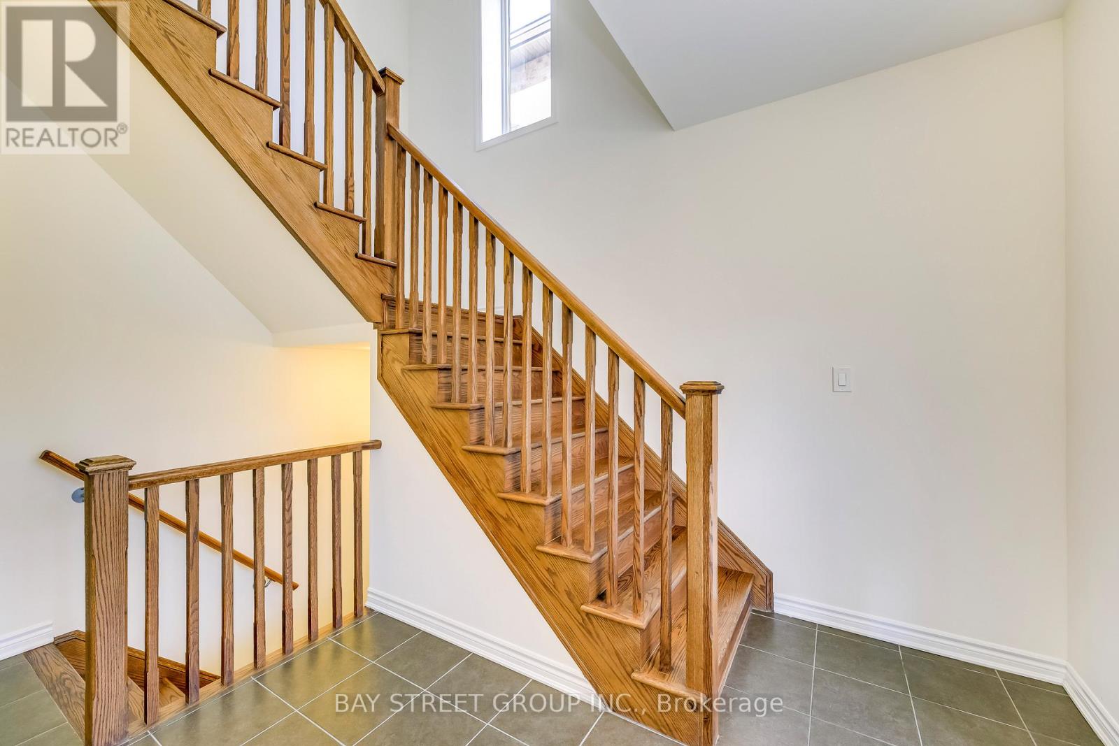 125 Hatt Court, Milton, Ontario  L9E 1G7 - Photo 17 - W12956032