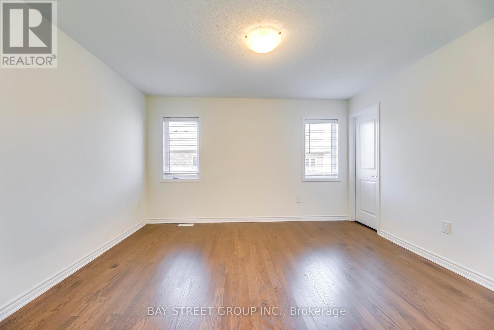 125 Hatt Court, Milton, Ontario  L9E 1G7 - Photo 21 - W12956032