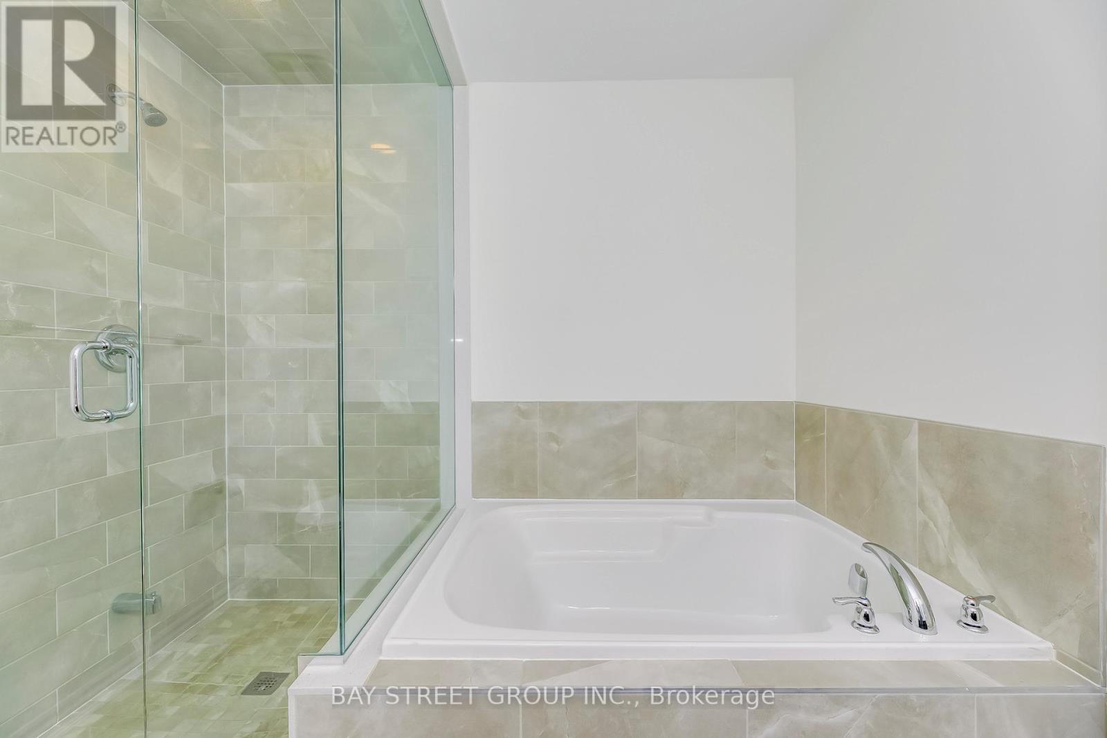 125 Hatt Court, Milton, Ontario  L9E 1G7 - Photo 24 - W12956032