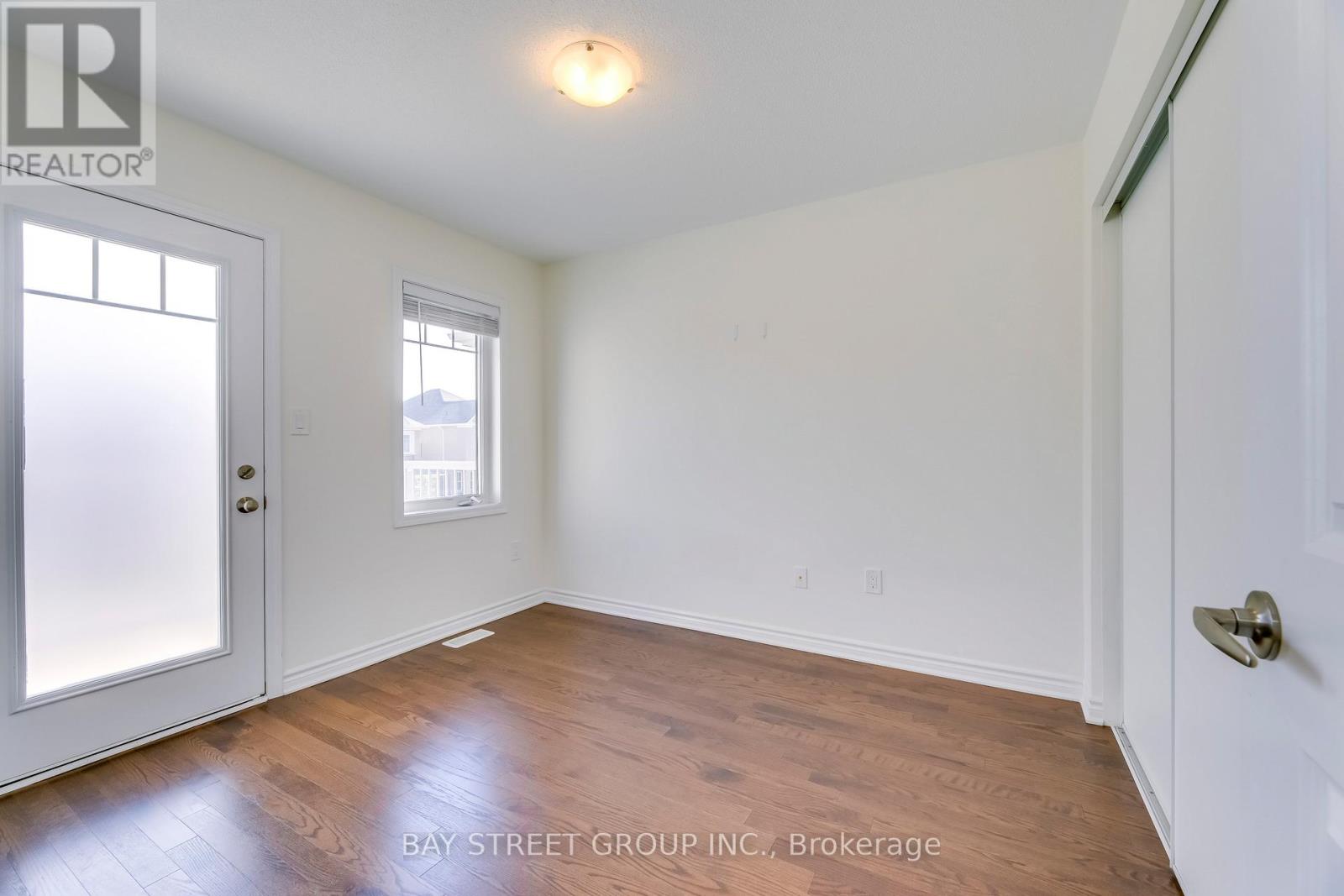 125 Hatt Court, Milton, Ontario  L9E 1G7 - Photo 26 - W12956032