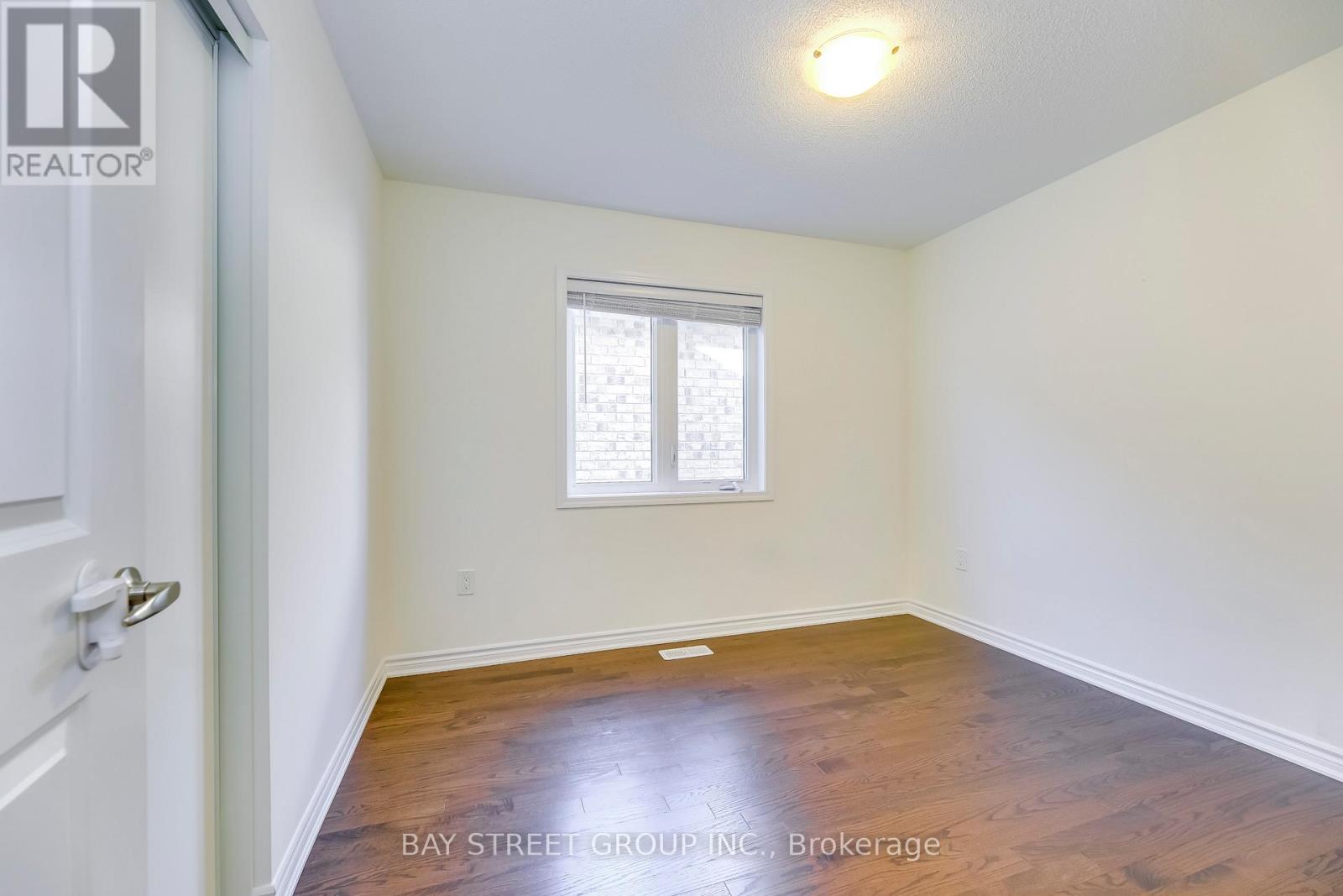 125 Hatt Court, Milton, Ontario  L9E 1G7 - Photo 31 - W12956032