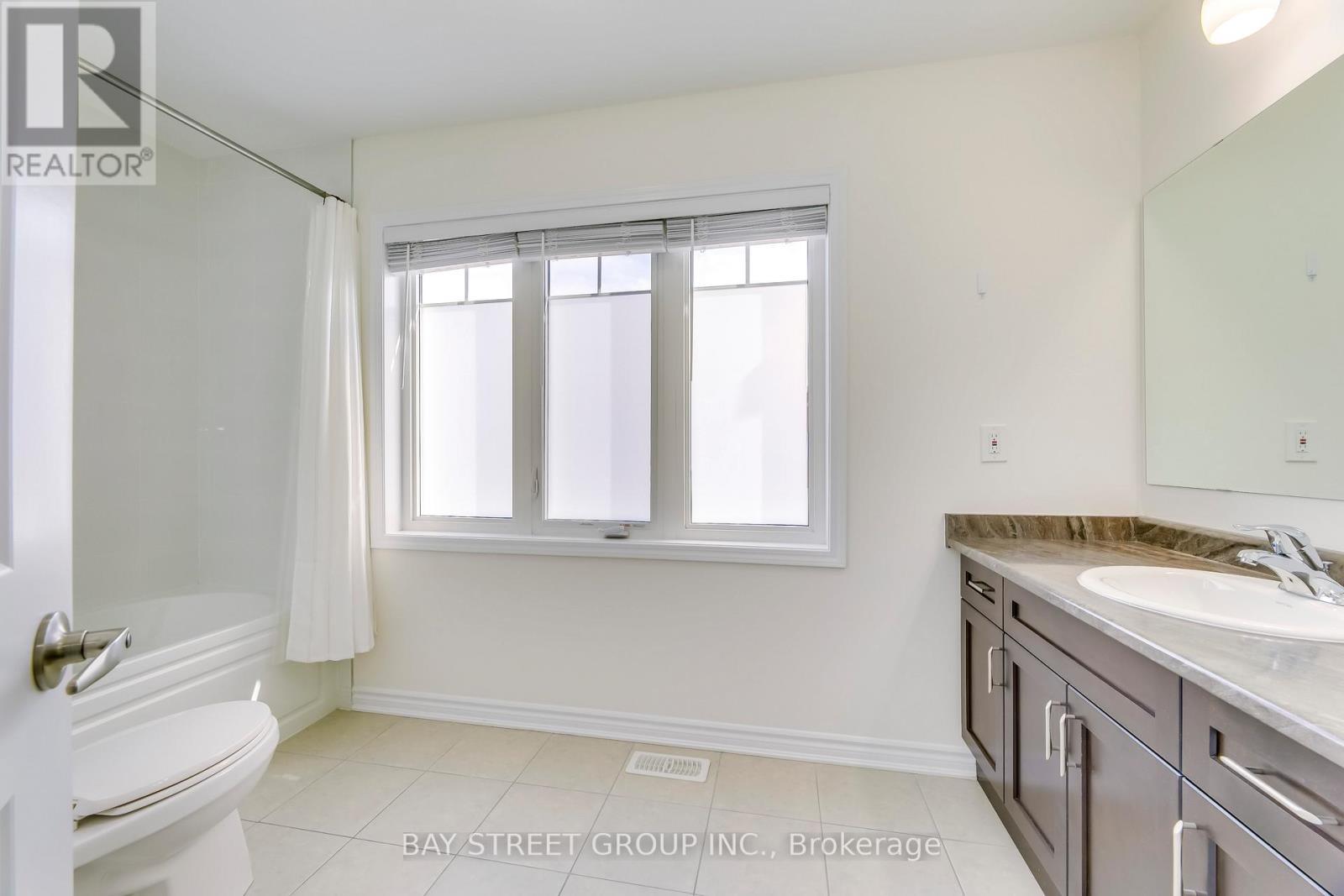 125 Hatt Court, Milton, Ontario  L9E 1G7 - Photo 35 - W12956032