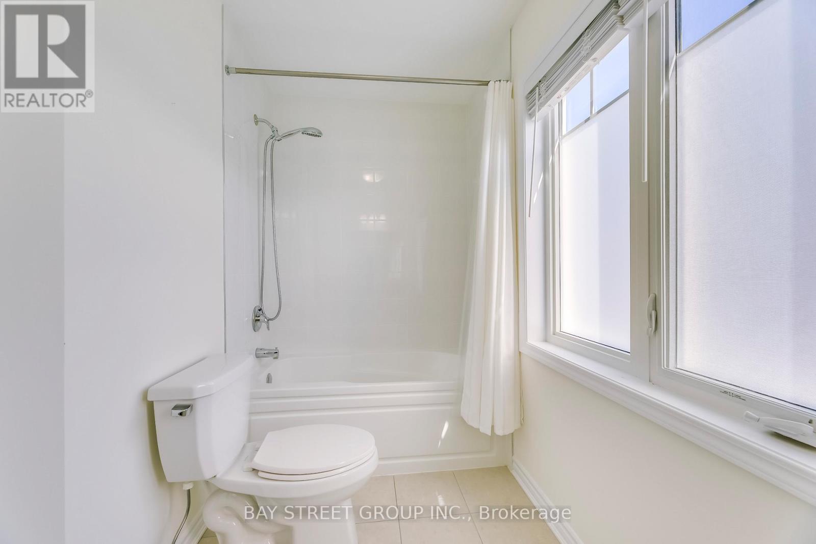 125 Hatt Court, Milton, Ontario  L9E 1G7 - Photo 36 - W12956032