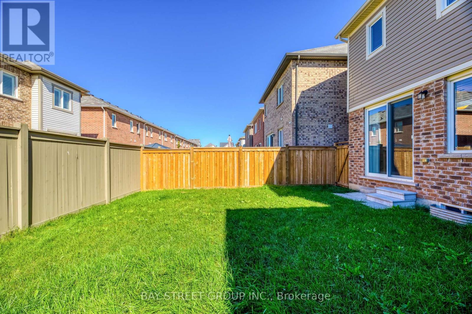 125 Hatt Court, Milton, Ontario  L9E 1G7 - Photo 38 - W12956032