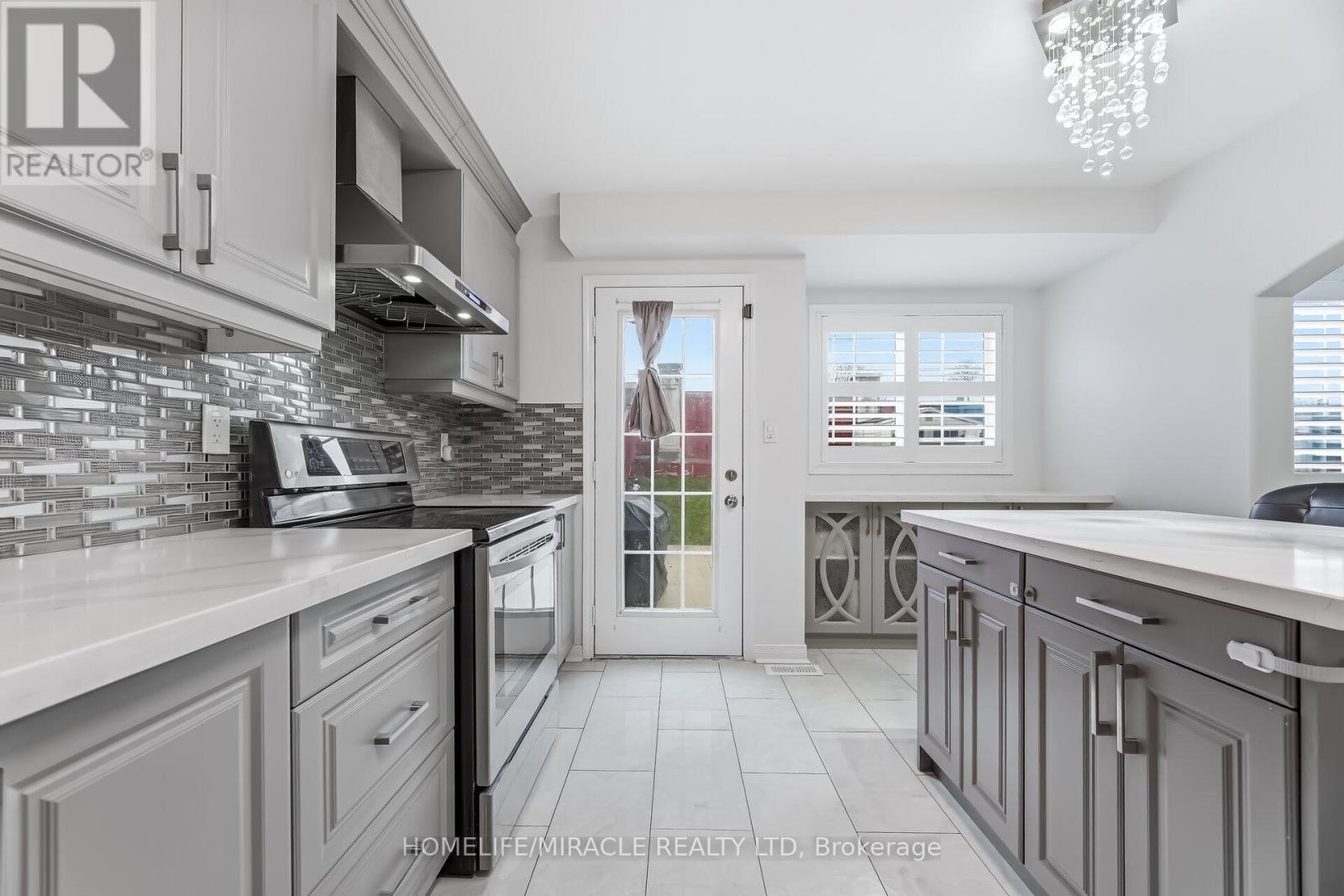 98 Owlridge Drive E, Brampton, Ontario  L6X 0M5 - Photo 11 - W12956034