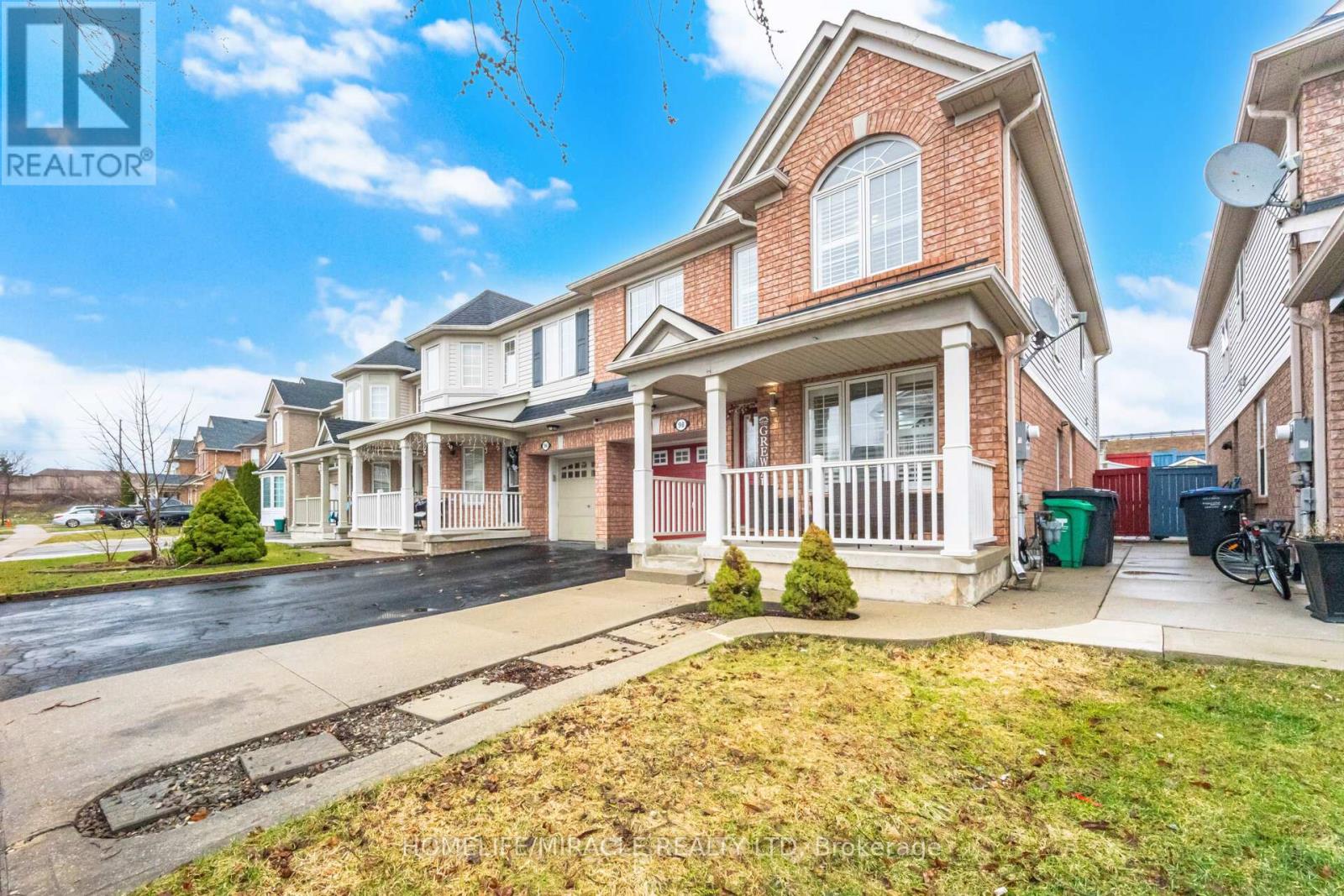 98 Owlridge Drive E, Brampton, Ontario  L6X 0M5 - Photo 3 - W12956034