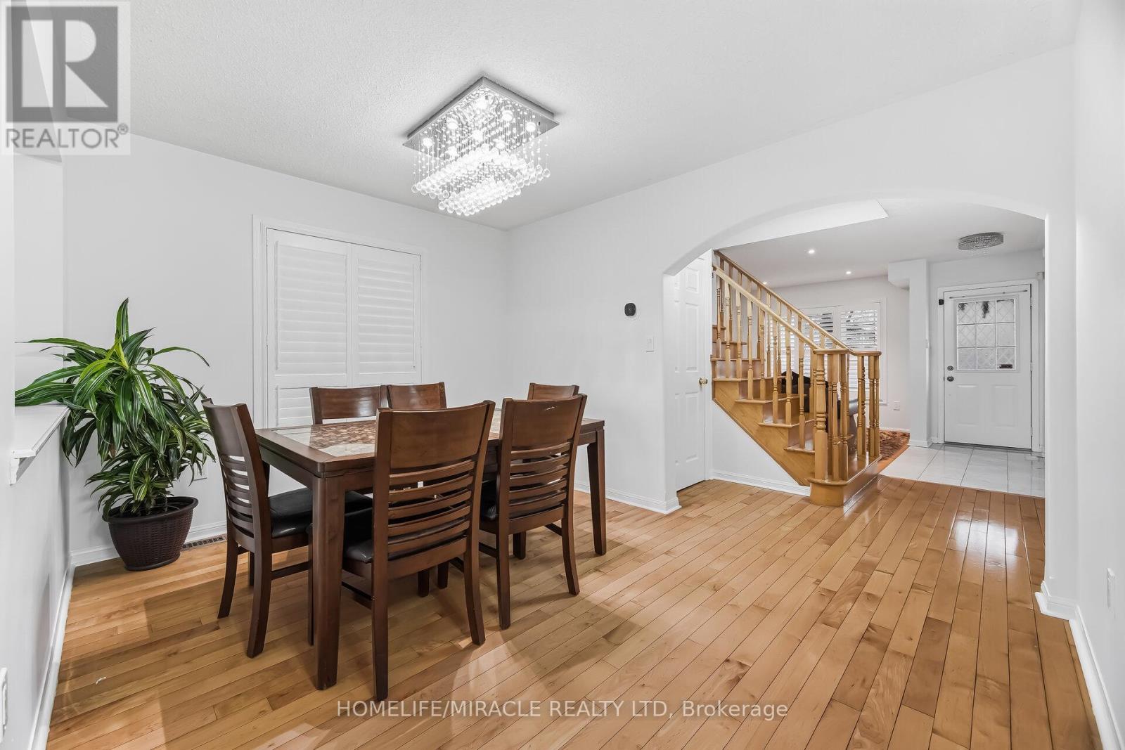 98 Owlridge Drive E, Brampton, Ontario  L6X 0M5 - Photo 6 - W12956034