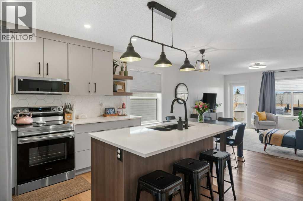 377 Stonegate Way NW, Airdrie, Alberta  T4B 2X9 - Photo 5 - A2293797