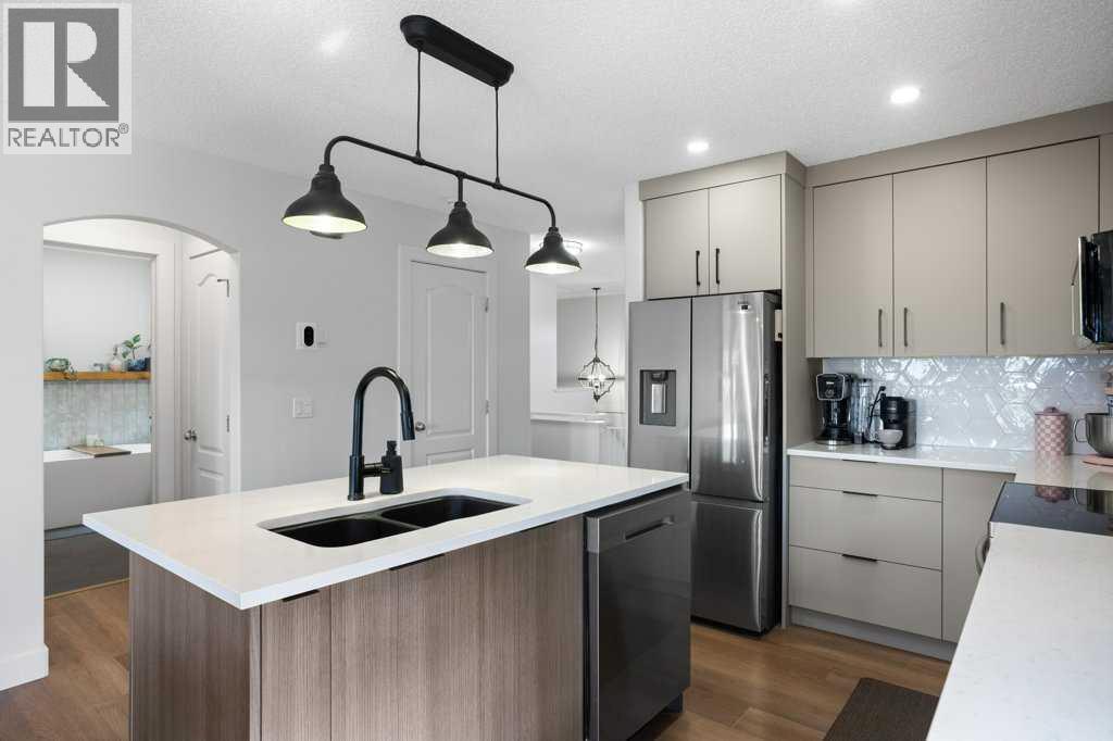 377 Stonegate Way NW, Airdrie, Alberta  T4B 2X9 - Photo 6 - A2293797