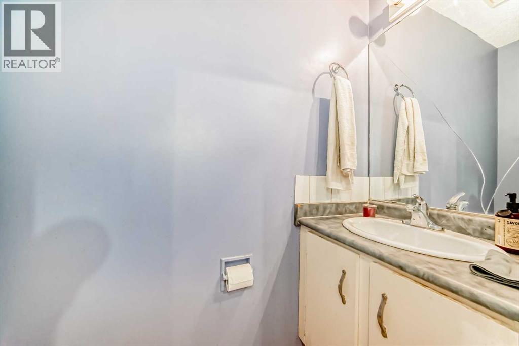 4809 60 Street NE, Calgary, Alberta  T1Y 3B8 - Photo 12 - A2297843