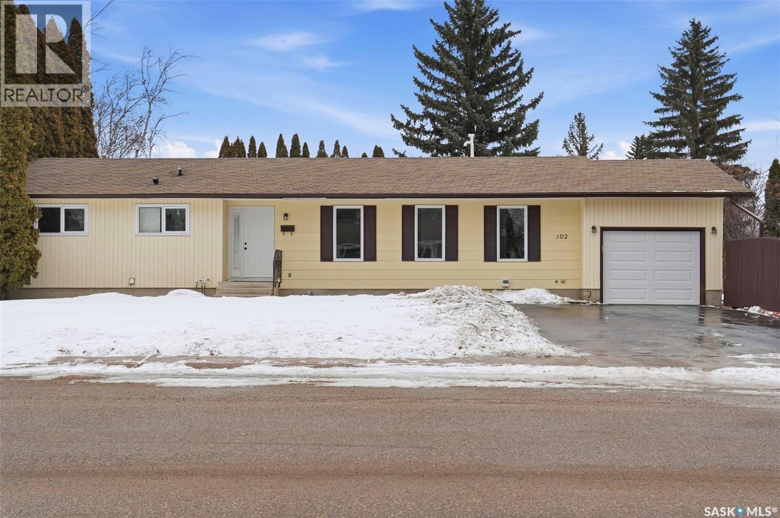 102 Dore CRESCENT, Saskatoon, Saskatchewan
