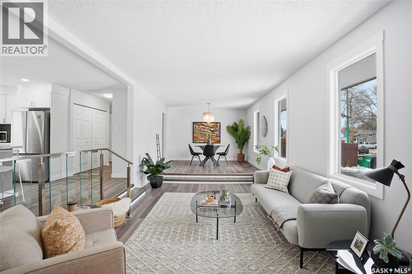 102 Dore Crescent, Saskatoon, Saskatchewan  S7K 4X7 - Photo 3 - SK032036