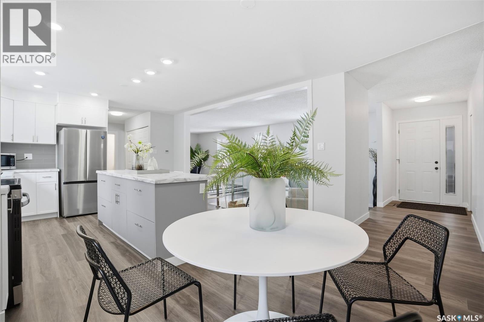 102 Dore Crescent, Saskatoon, Saskatchewan  S7K 4X7 - Photo 6 - SK032036