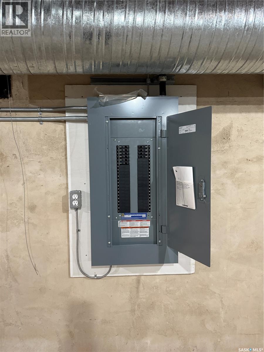 1132 101st Street, North Battleford, Saskatchewan  S9A 0Z6 - Photo 9 - SK031931