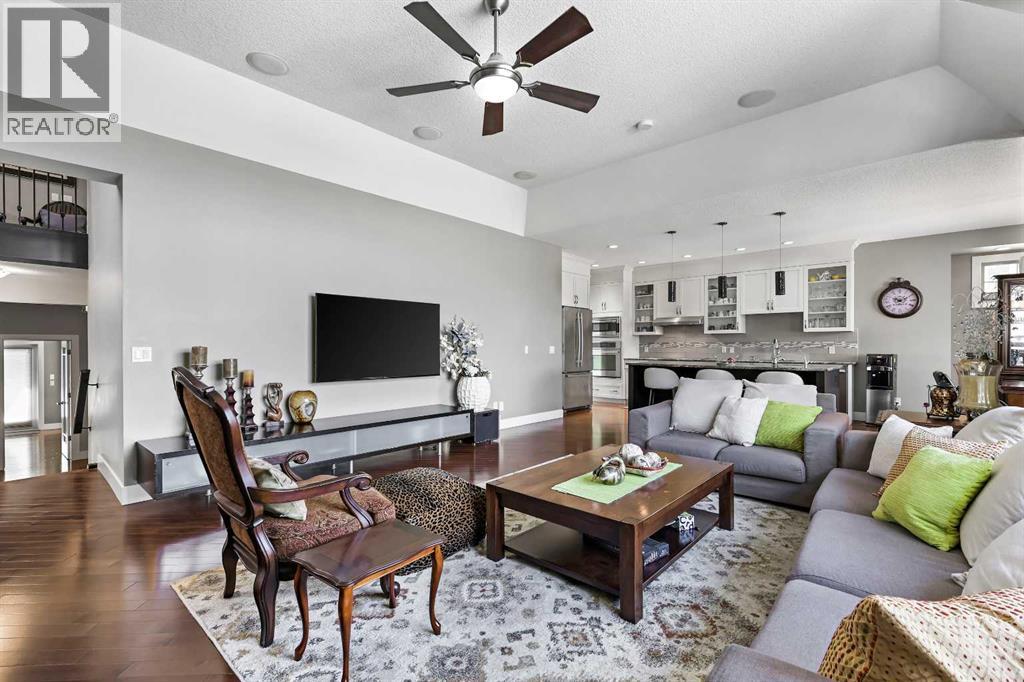 22 Wendham Place SW, Calgary, Alberta  T3H 0R6 - Photo 9 - A2294143