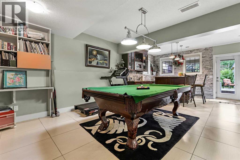 22 Wendham Place SW, Calgary, Alberta  T3H 0R6 - Photo 48 - A2294143